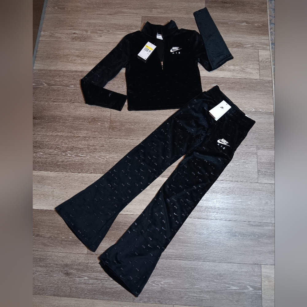 Womans xs Nike matching sweatsuit